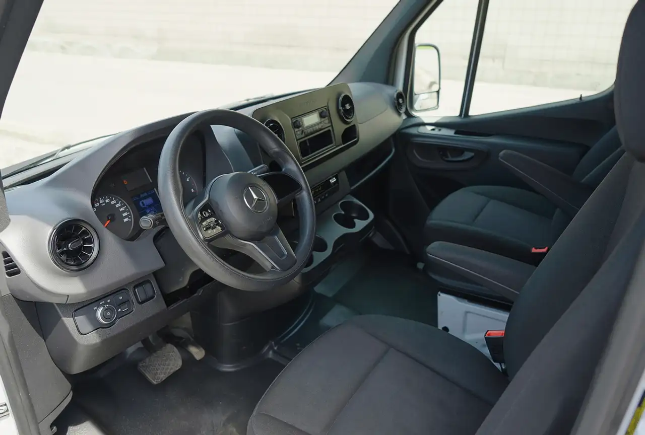 Mercedes-Benz Sprinter - Image 9