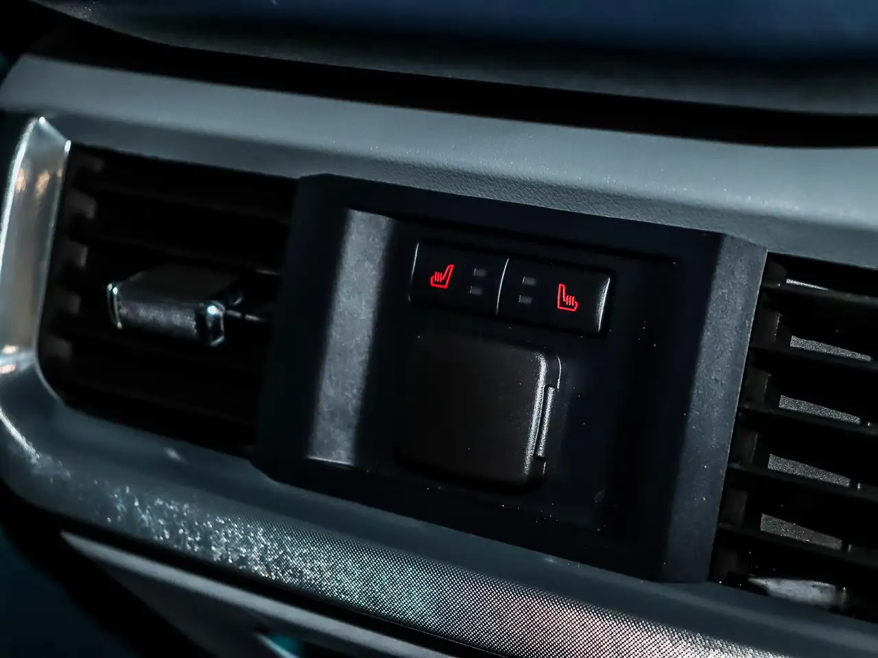 Ford F-150 - Image 18