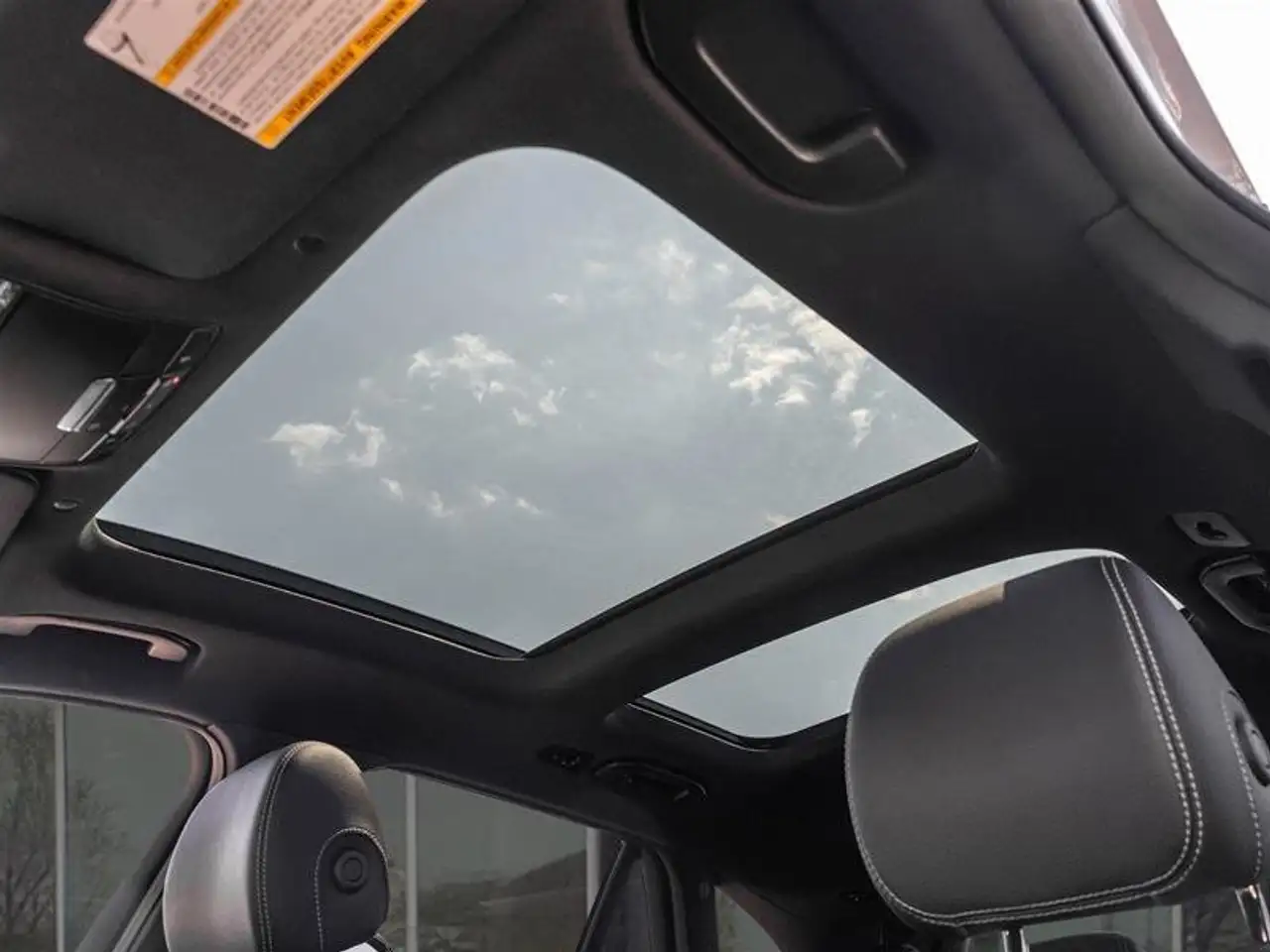 Mercedes-Benz GLC - Image 24