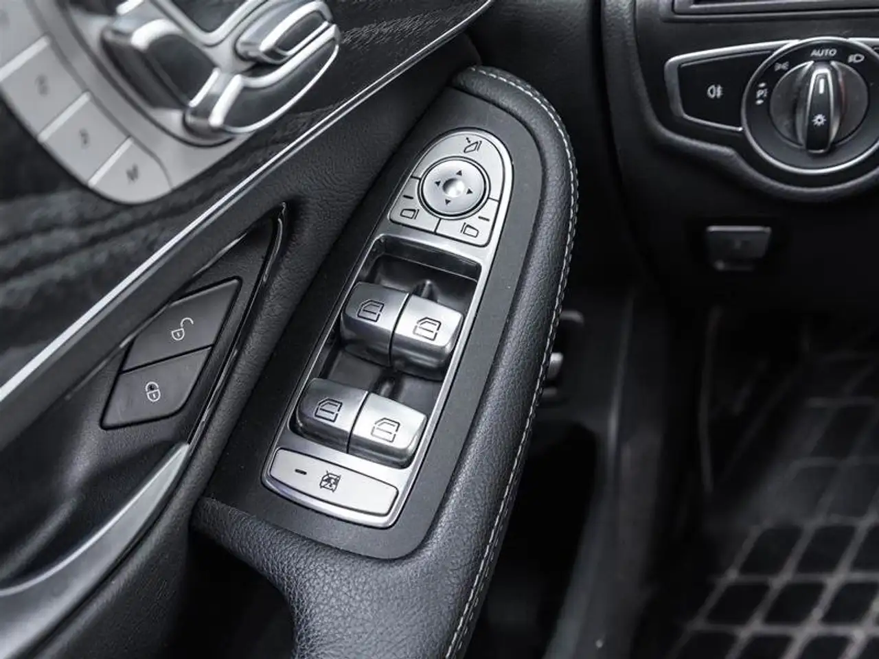 Mercedes-Benz GLC - Image 17