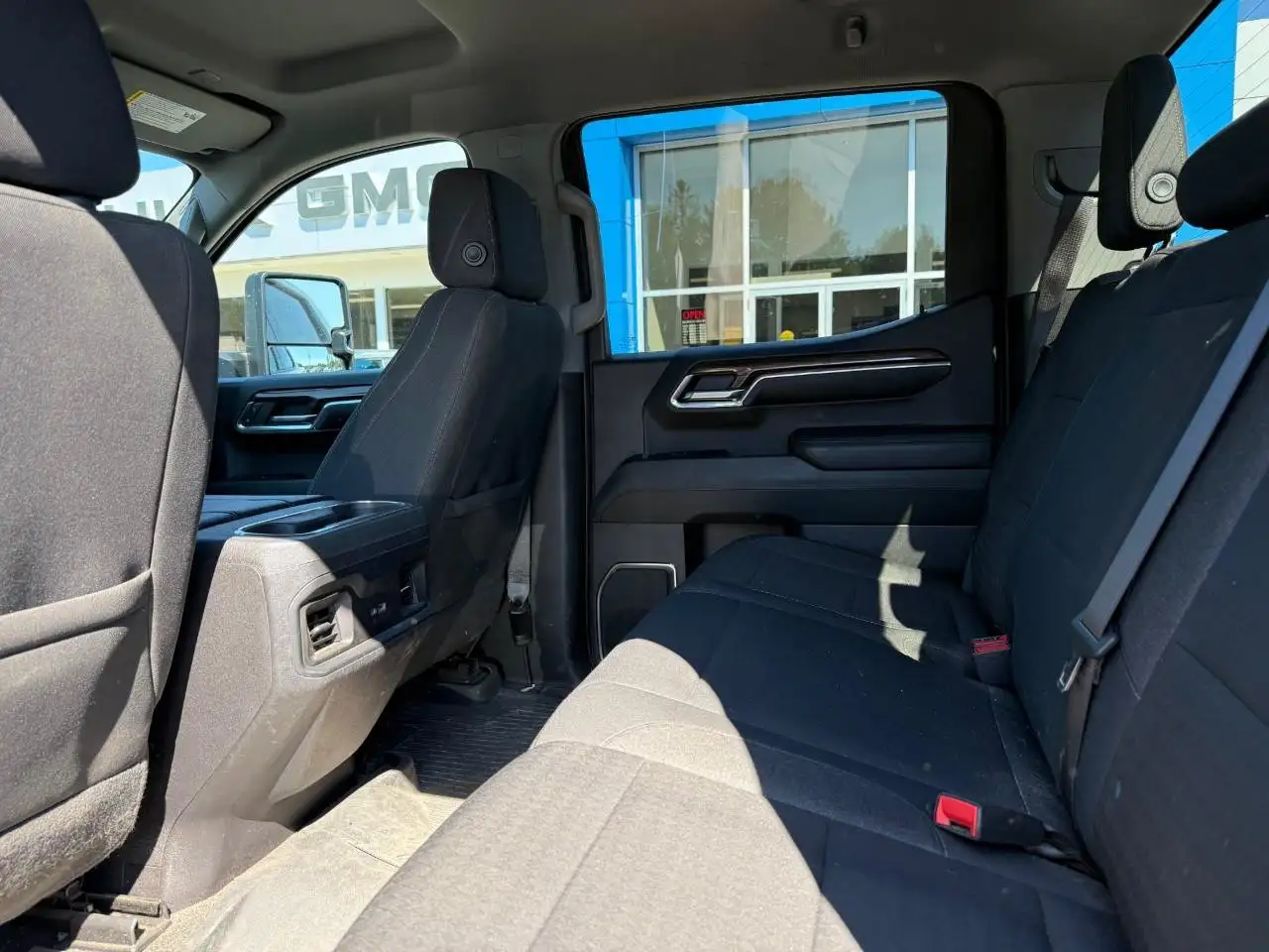 Chevrolet Silverado 1500 - Image 21