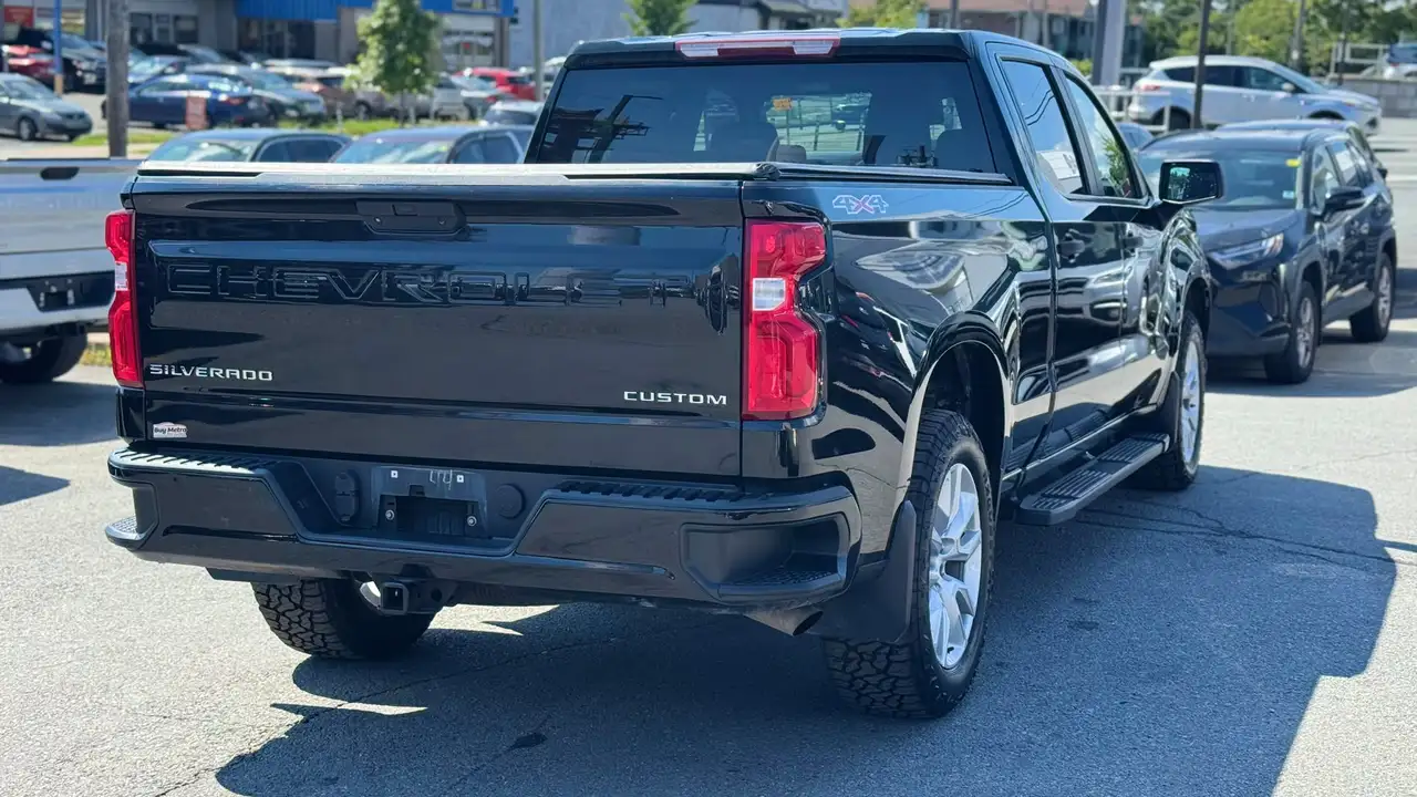Chevrolet Silverado 1500 - Image 6