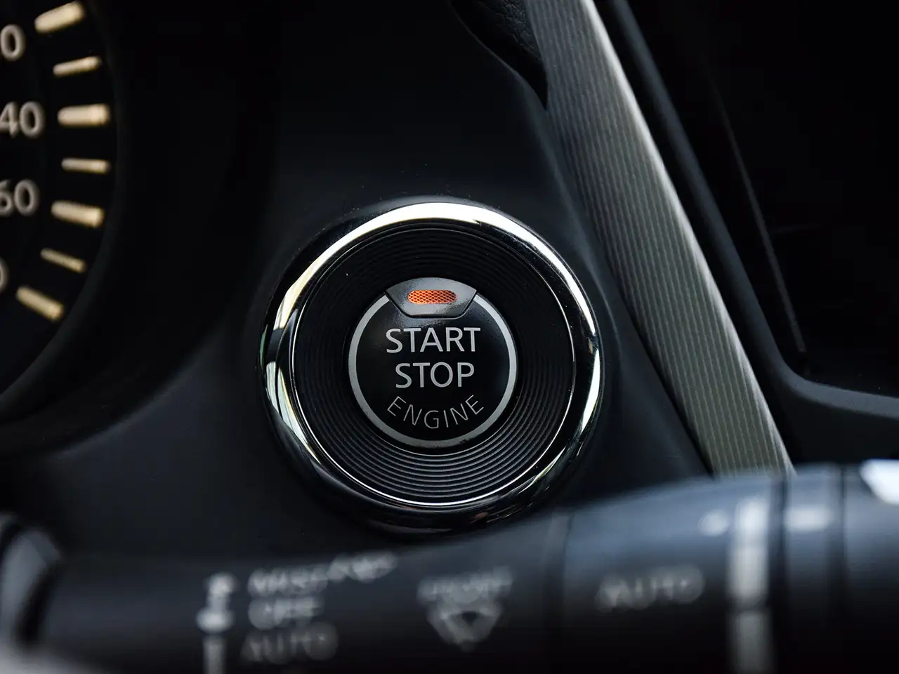 Infiniti Q60 - Image 29