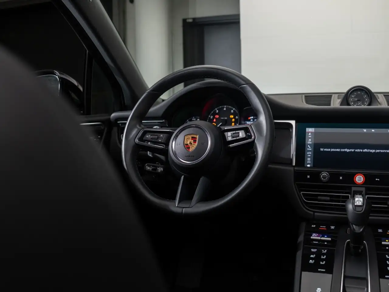 Porsche Macan - Image 23