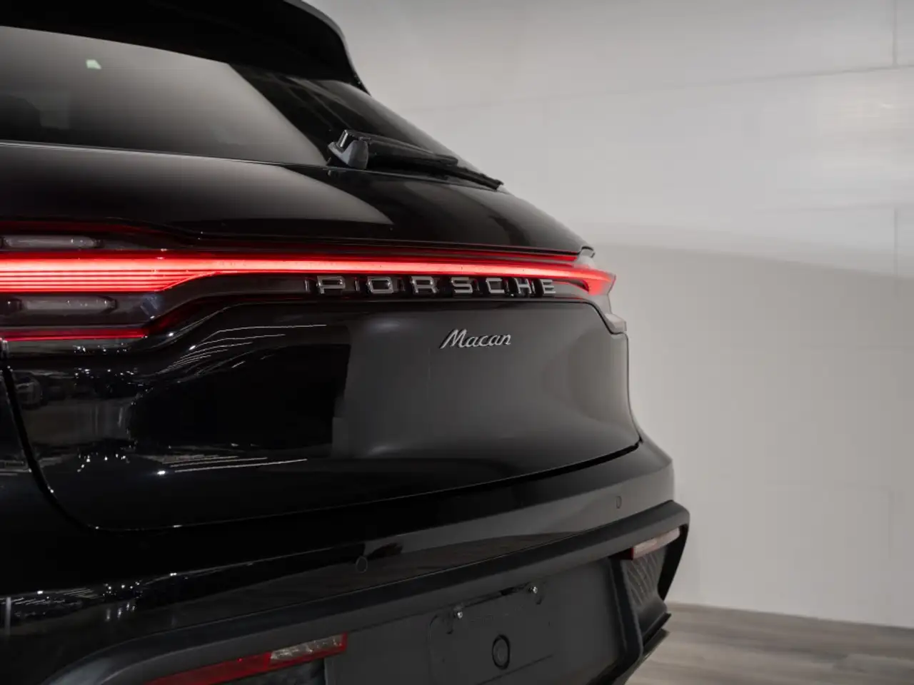 Porsche Macan - Image 10