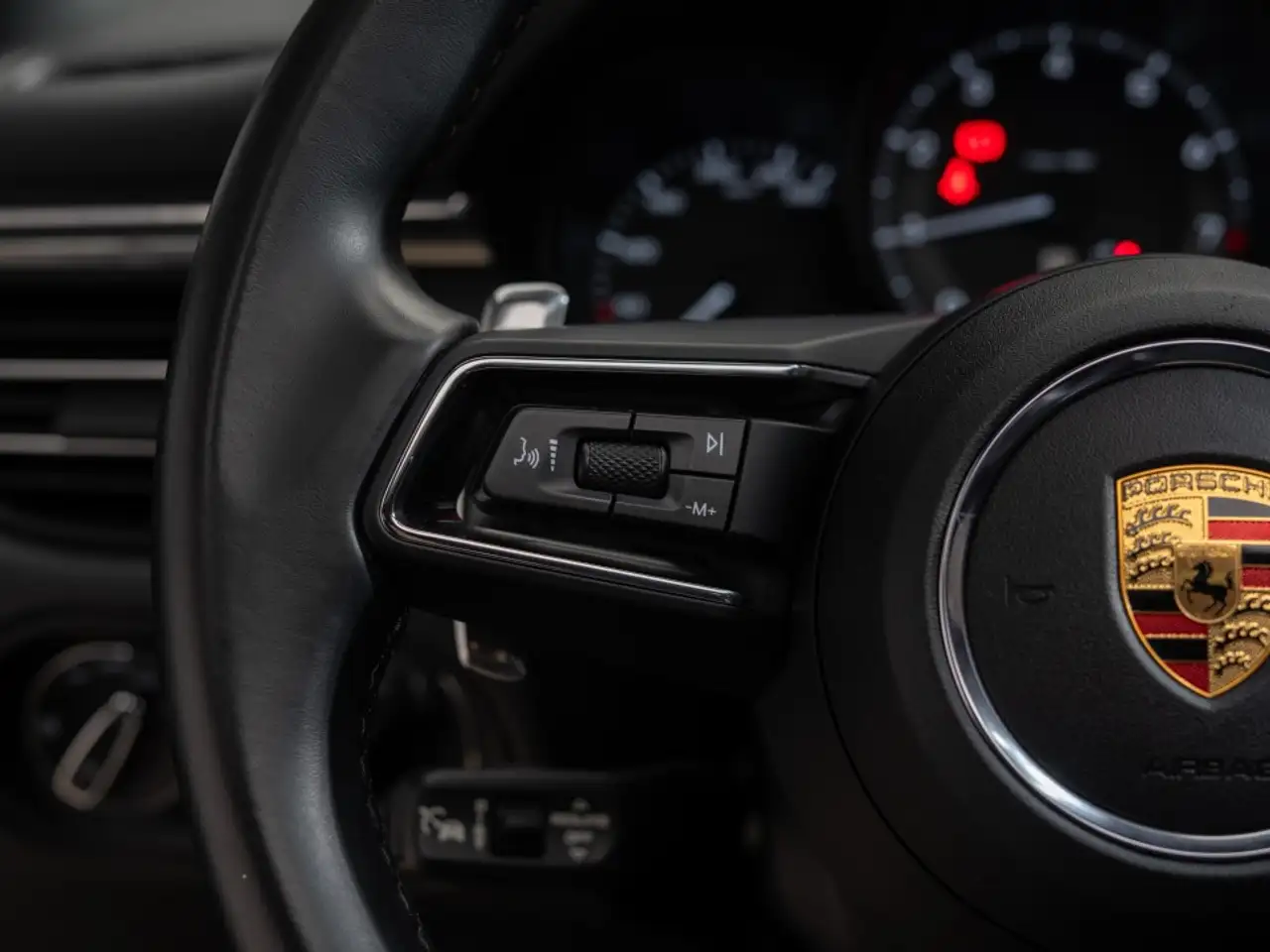 Porsche Macan - Image 31