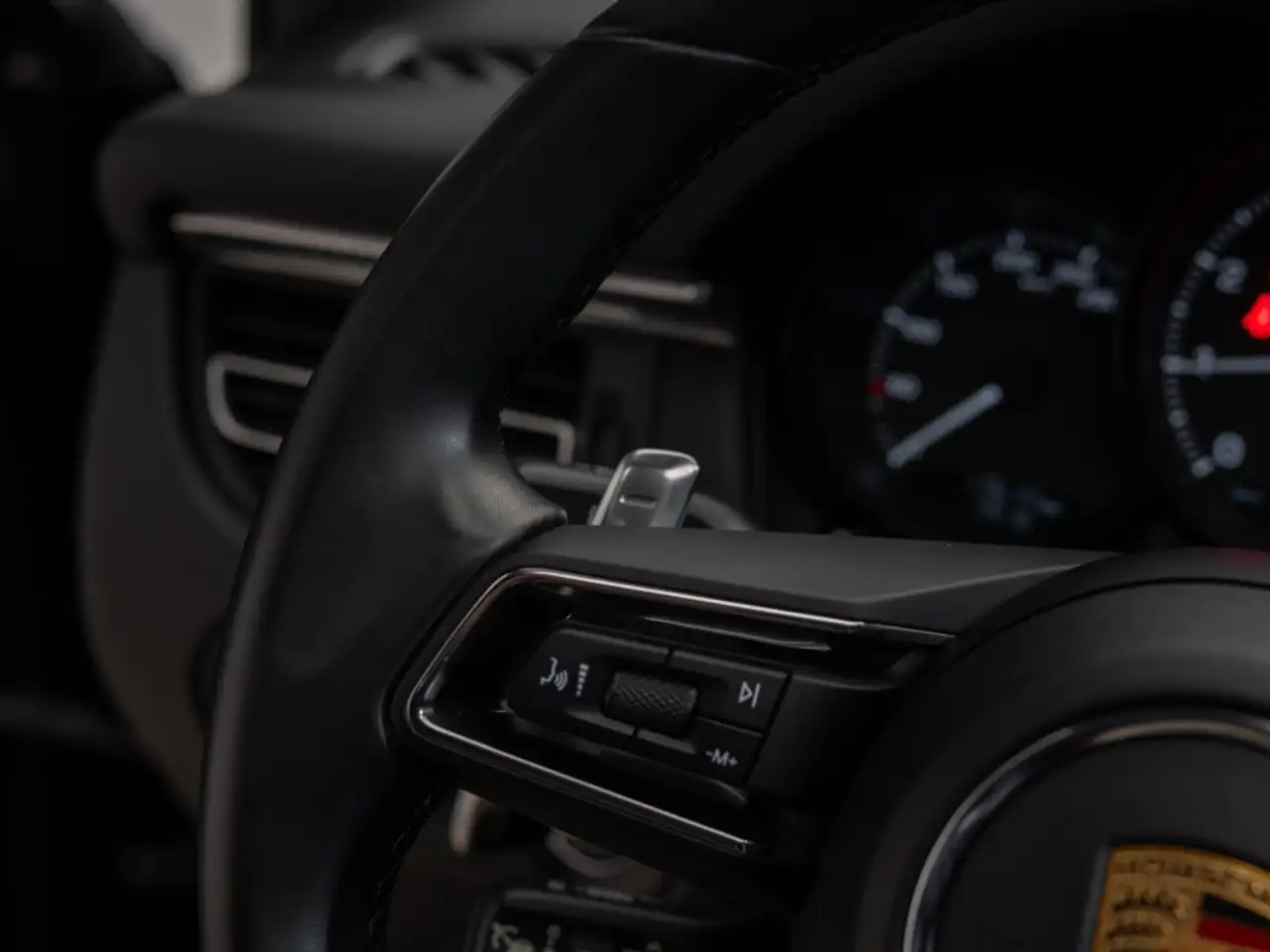 Porsche Macan - Image 33