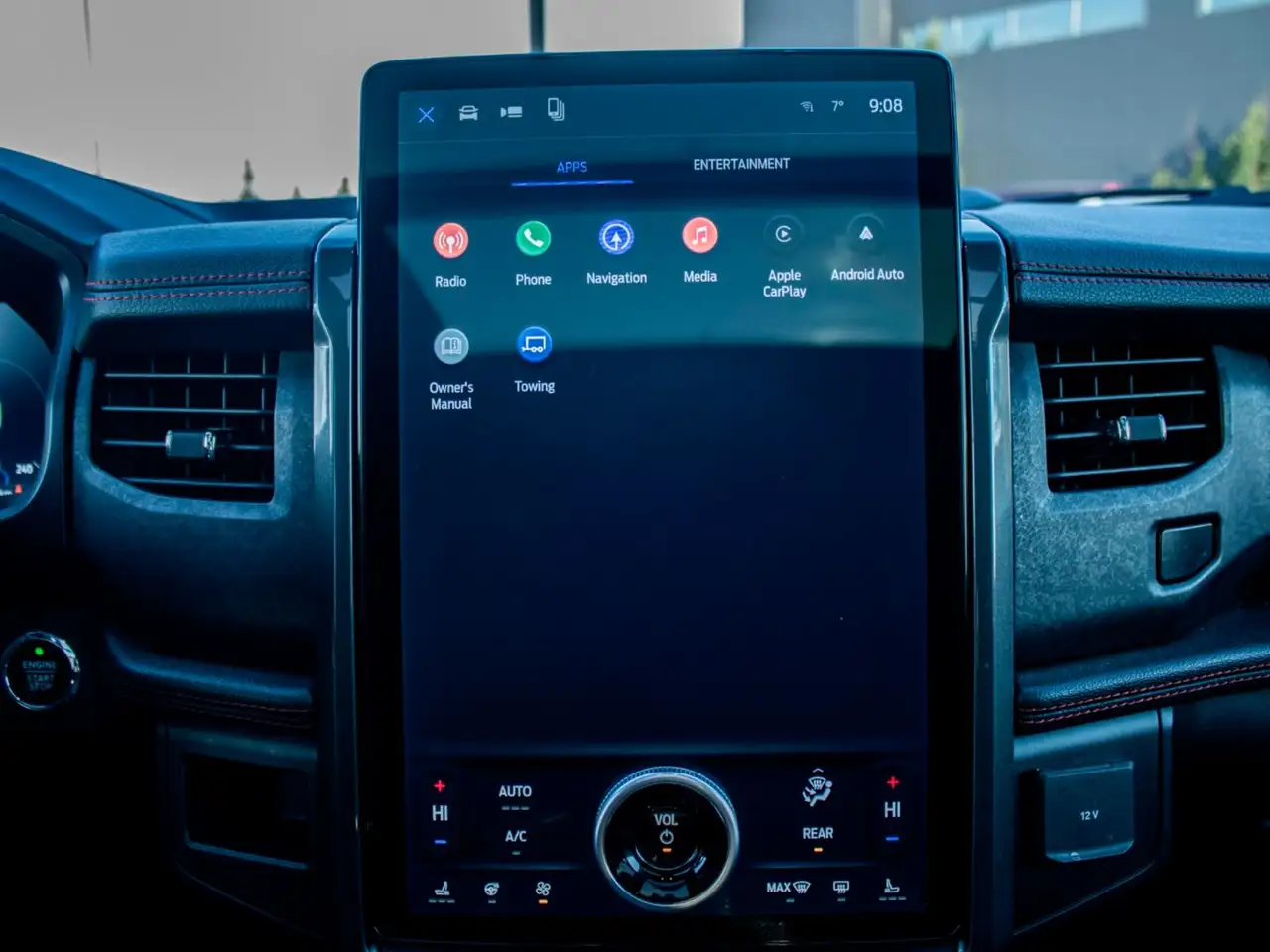 Ford Expedition - Image 24