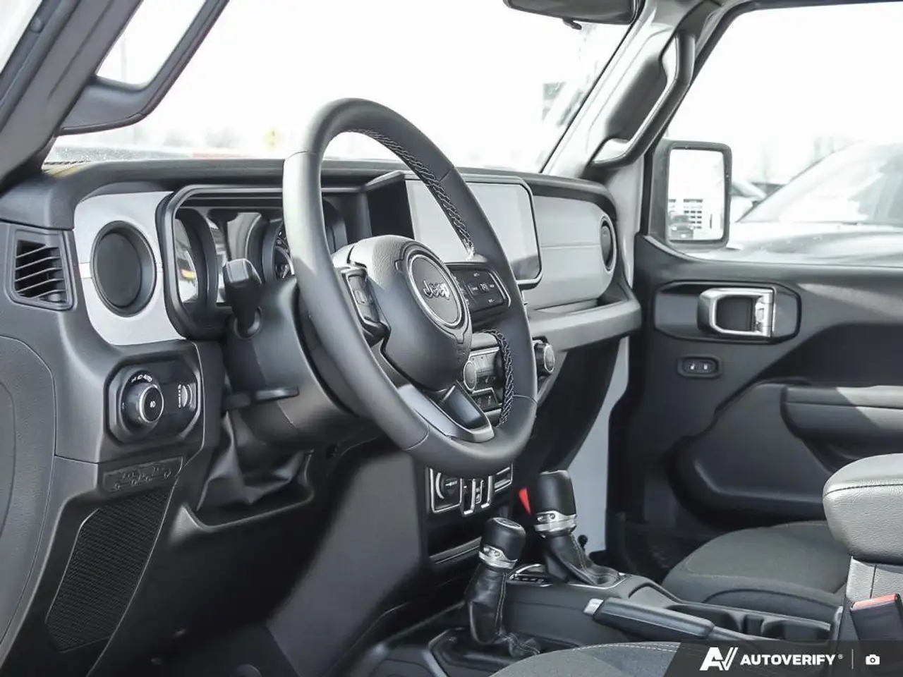Jeep Wrangler - Image 13