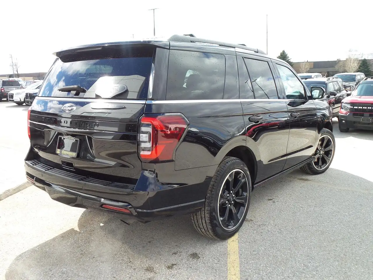 Ford Expedition - Image 5