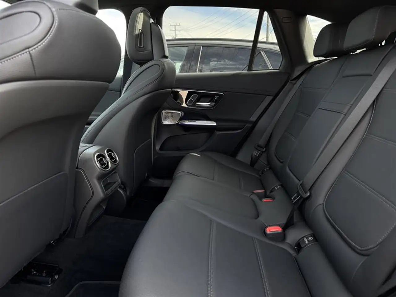 Mercedes-Benz GLC - Image 10