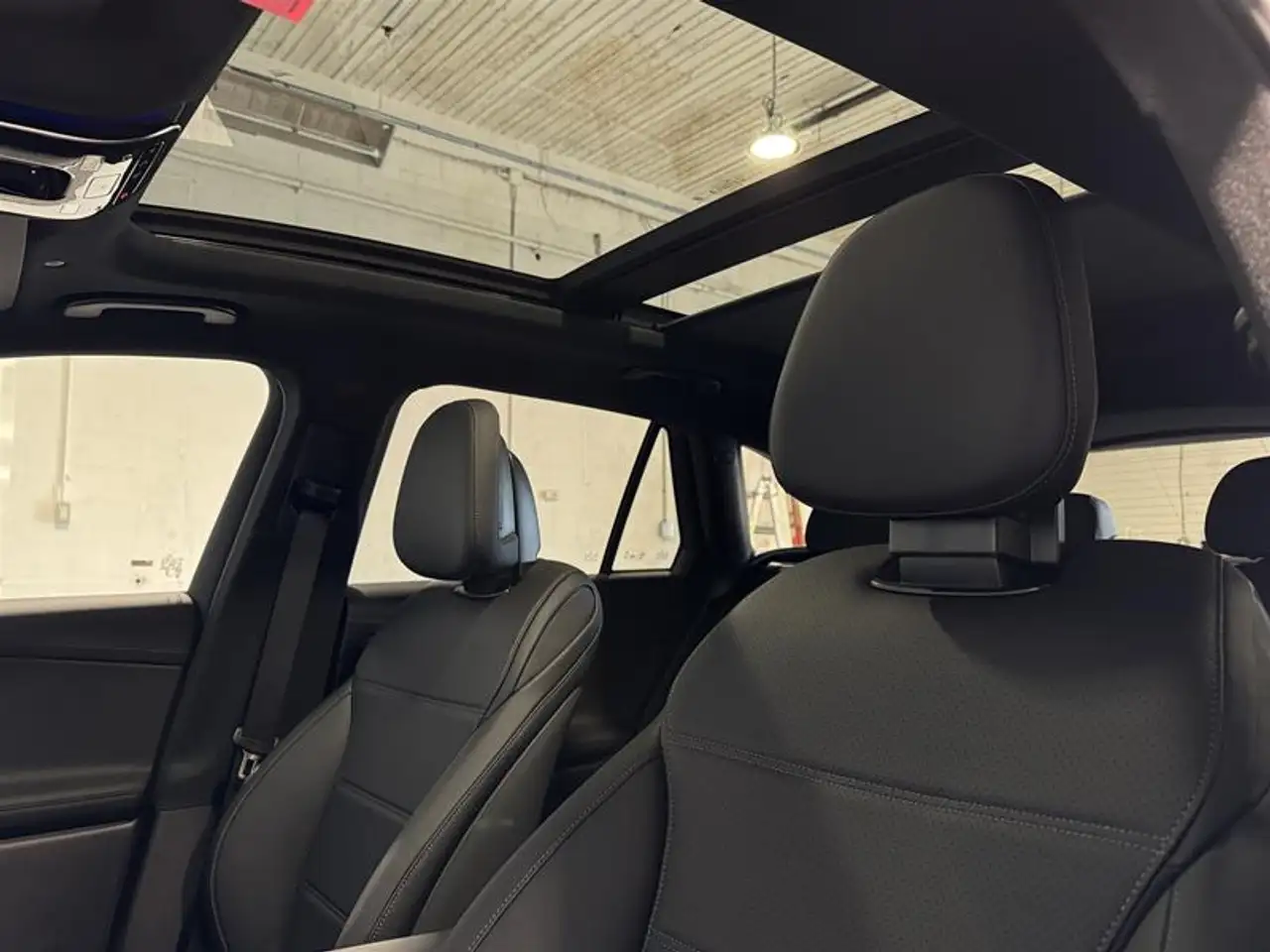 Mercedes-Benz GLC - Image 12