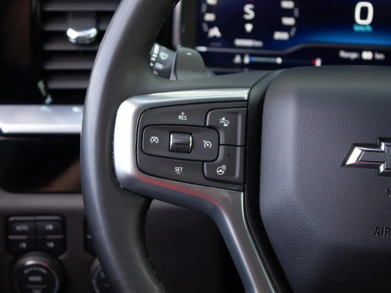 Chevrolet Silverado 1500 - Image 16