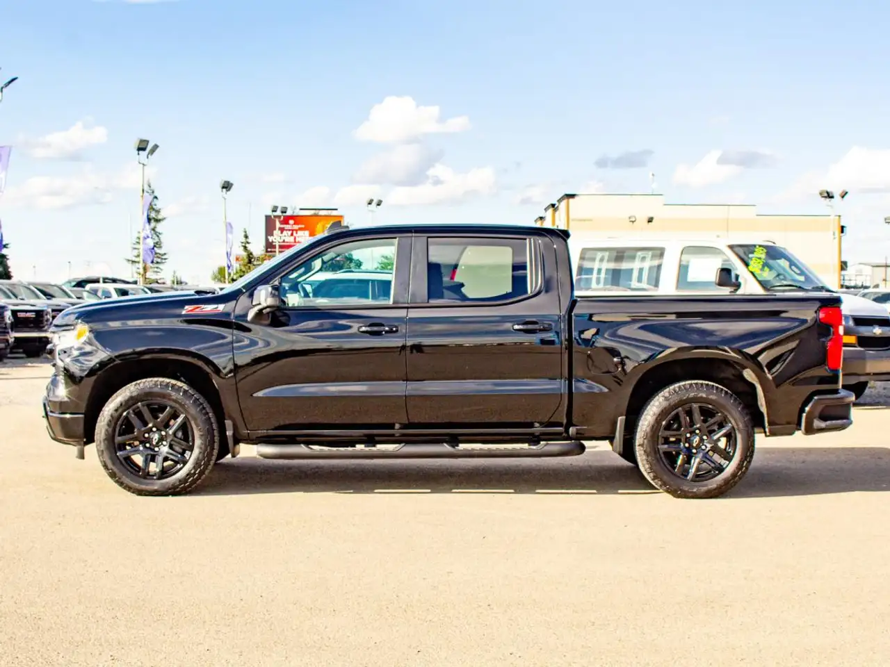 Chevrolet Silverado 1500 - Image 2