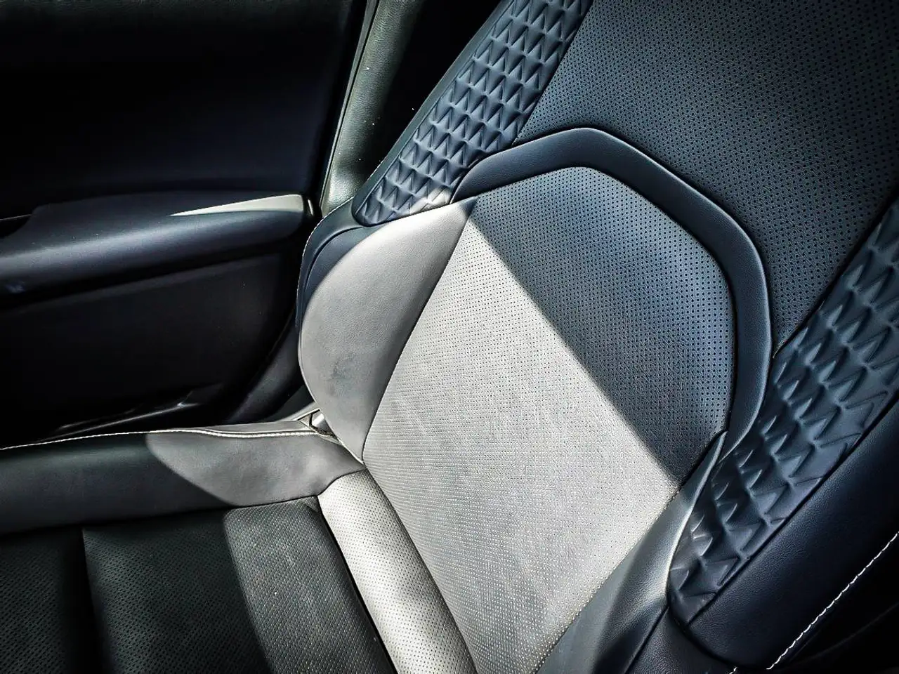 Lexus UX - Image 29