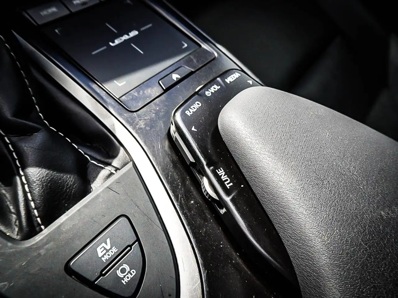 Lexus UX - Image 28