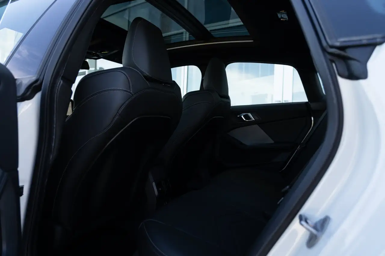 BMW 2 Series - Image 8