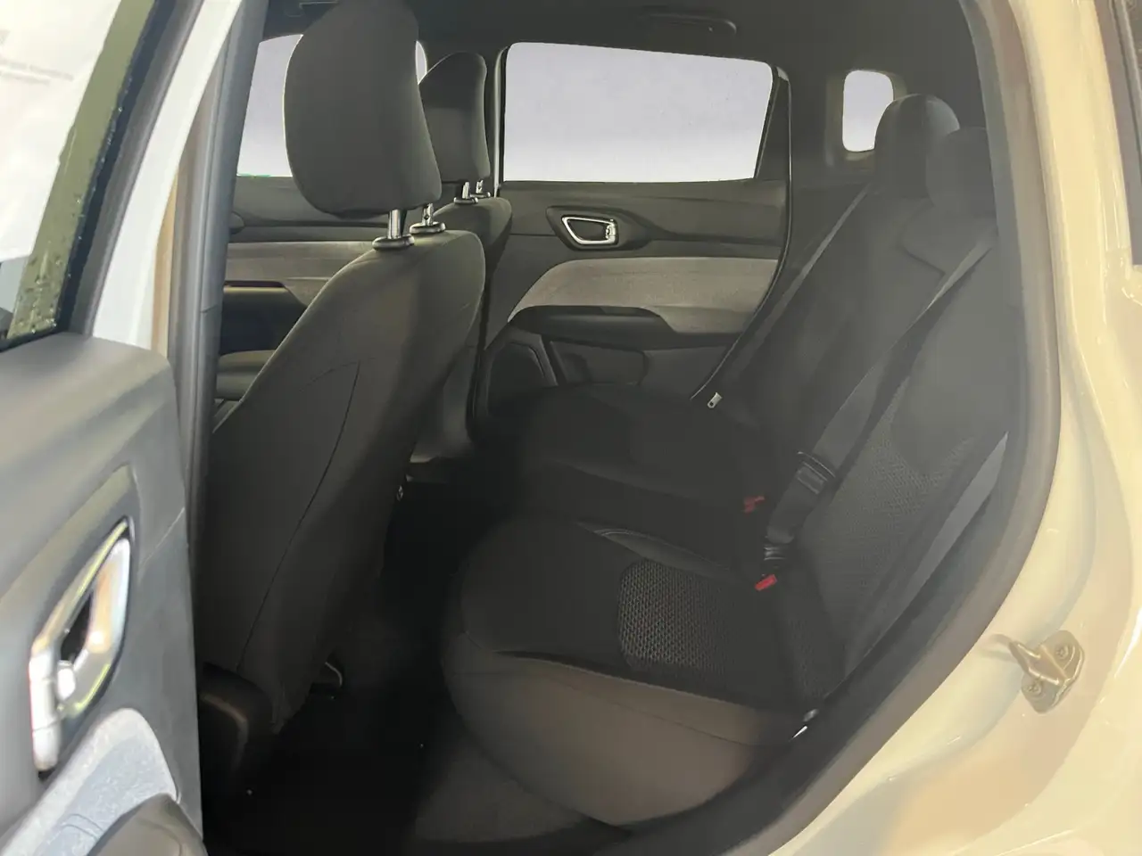 Jeep Compass - Image 13