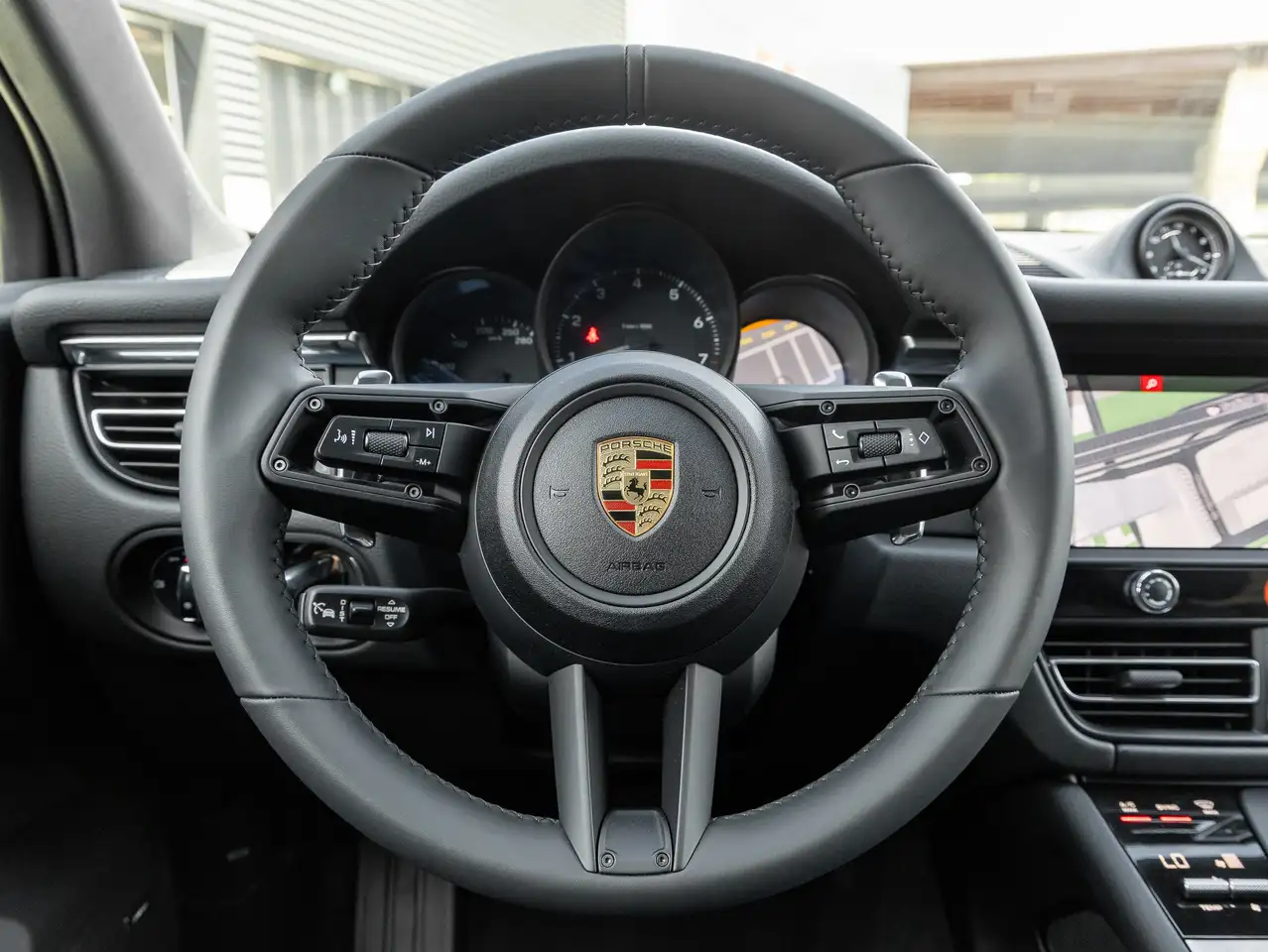 Porsche Macan - Image 20