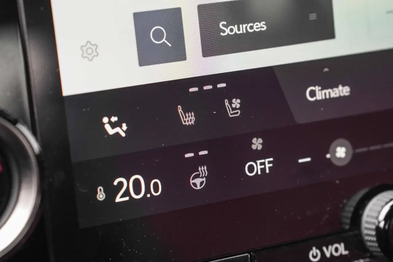 Lexus NX 350 - Image 27