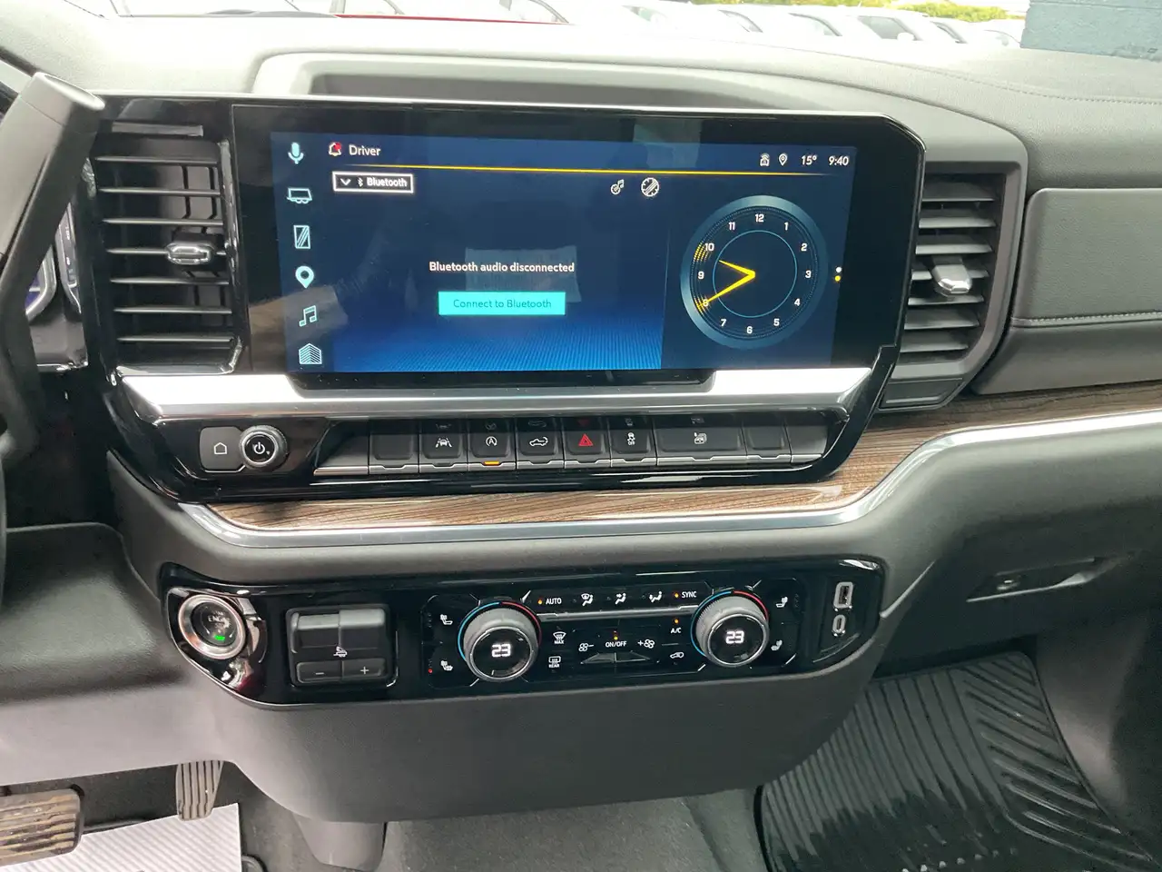 Chevrolet Silverado 1500 - Image 33