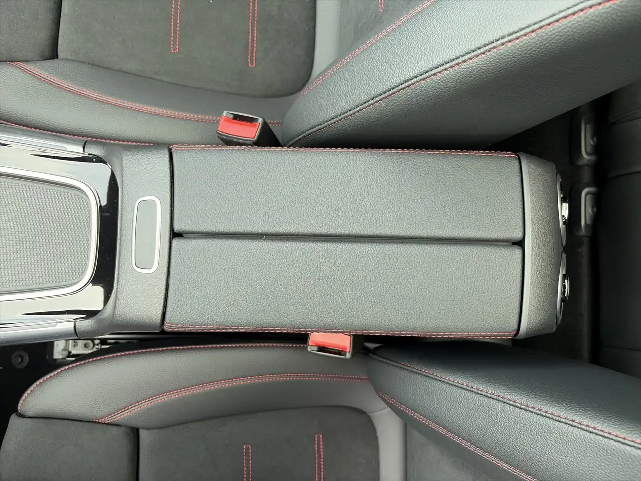 Mercedes-Benz GLA - Image 29