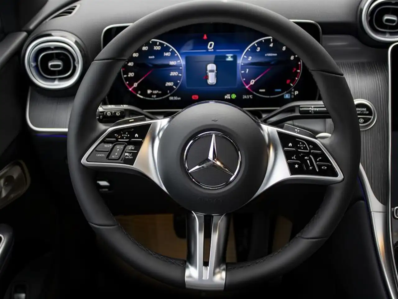 Mercedes-Benz GLC - Image 12