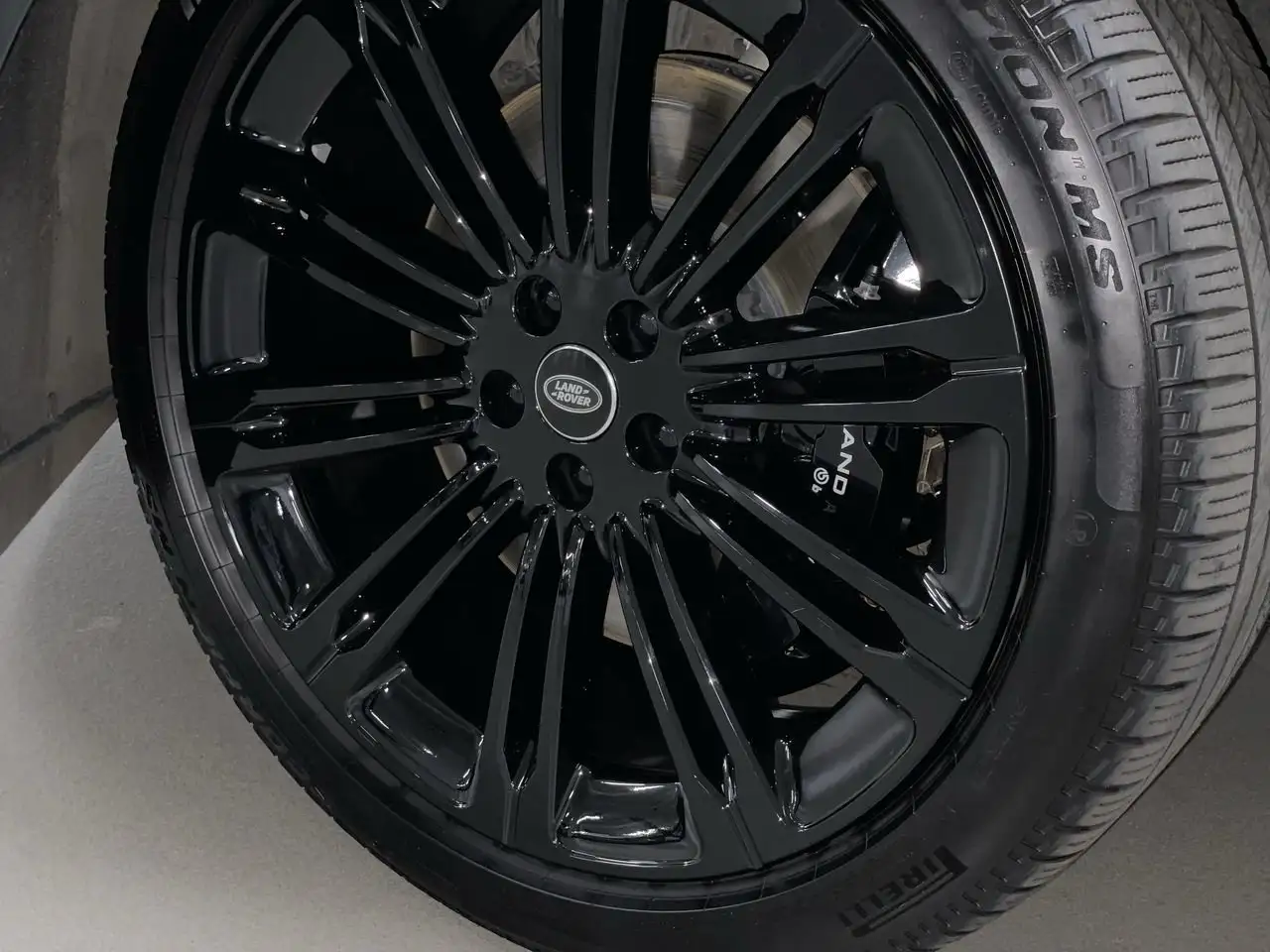 Land Rover Range Rover - Image 18