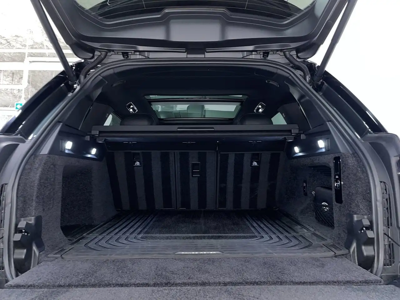 Land Rover Range Rover - Image 32