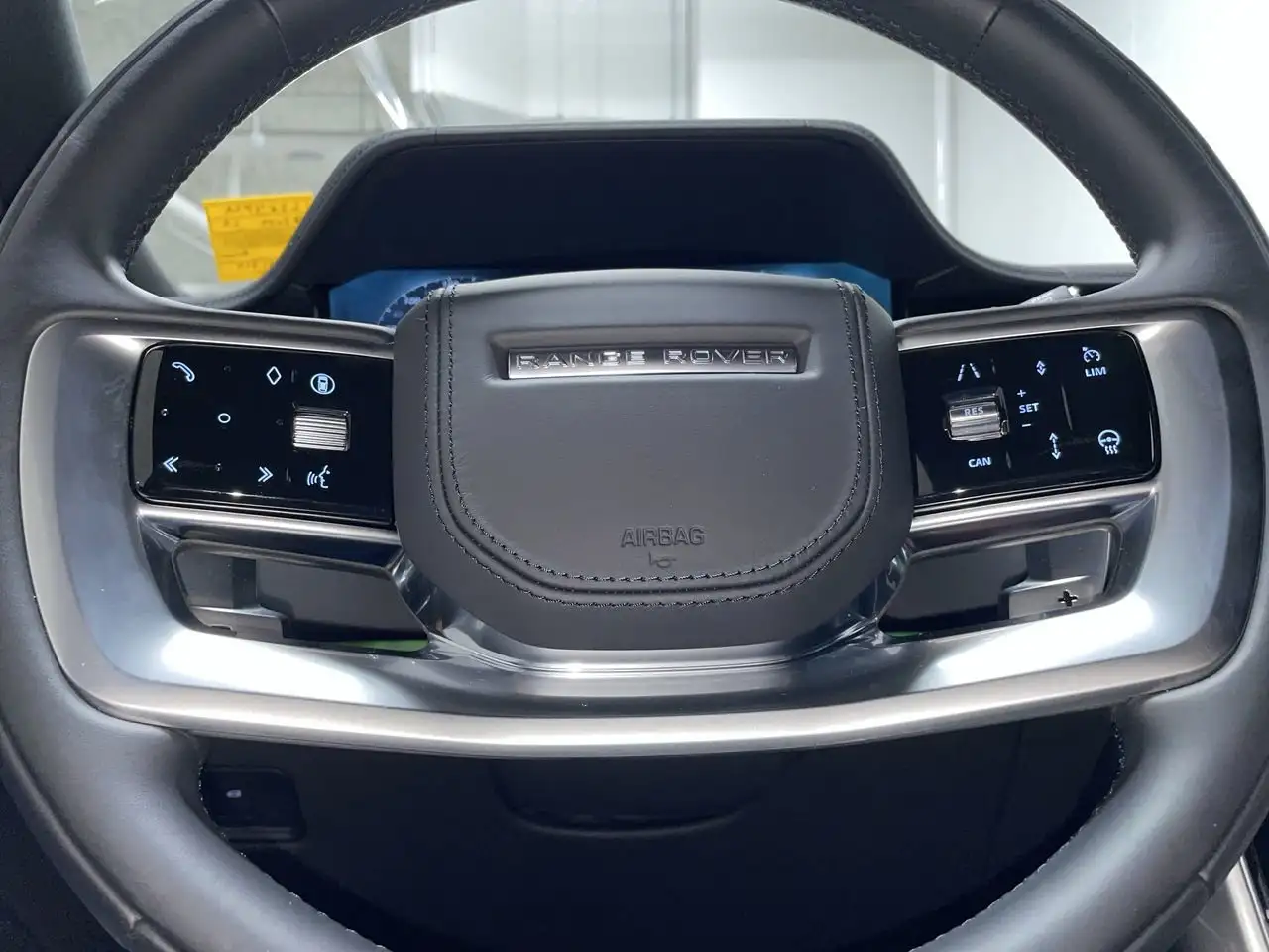 Land Rover Range Rover - Image 22