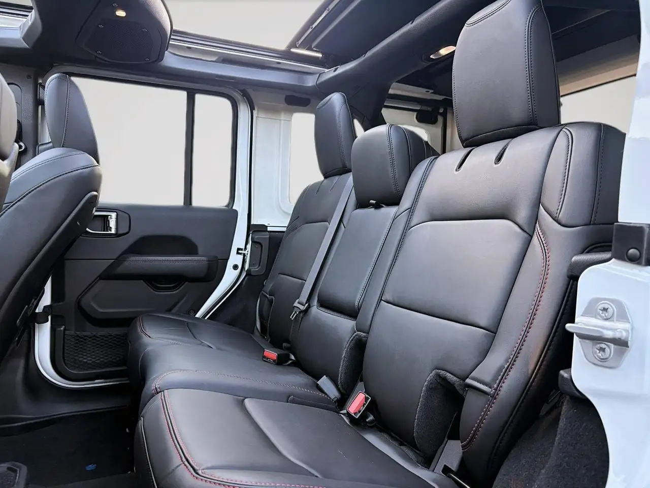 Jeep Wrangler - Image 33
