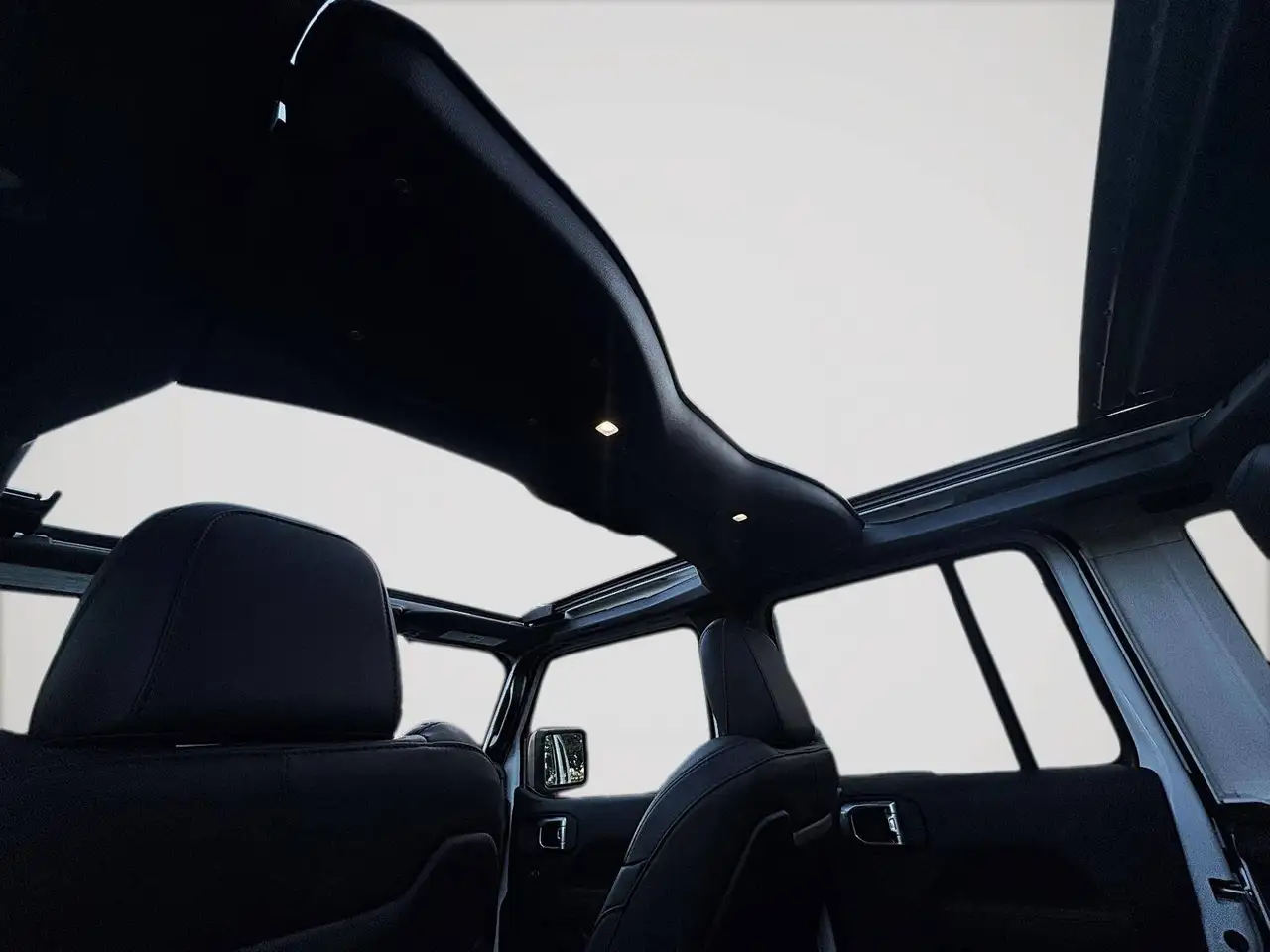 Jeep Wrangler - Image 35