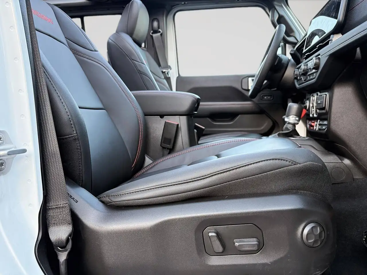 Jeep Wrangler - Image 39