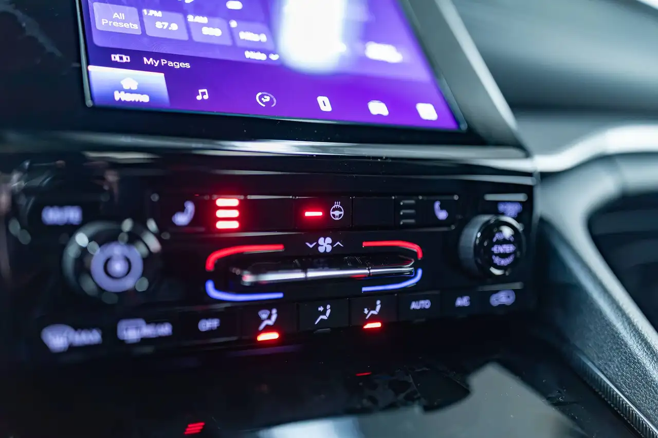 Jeep Grand Cherokee - Image 20