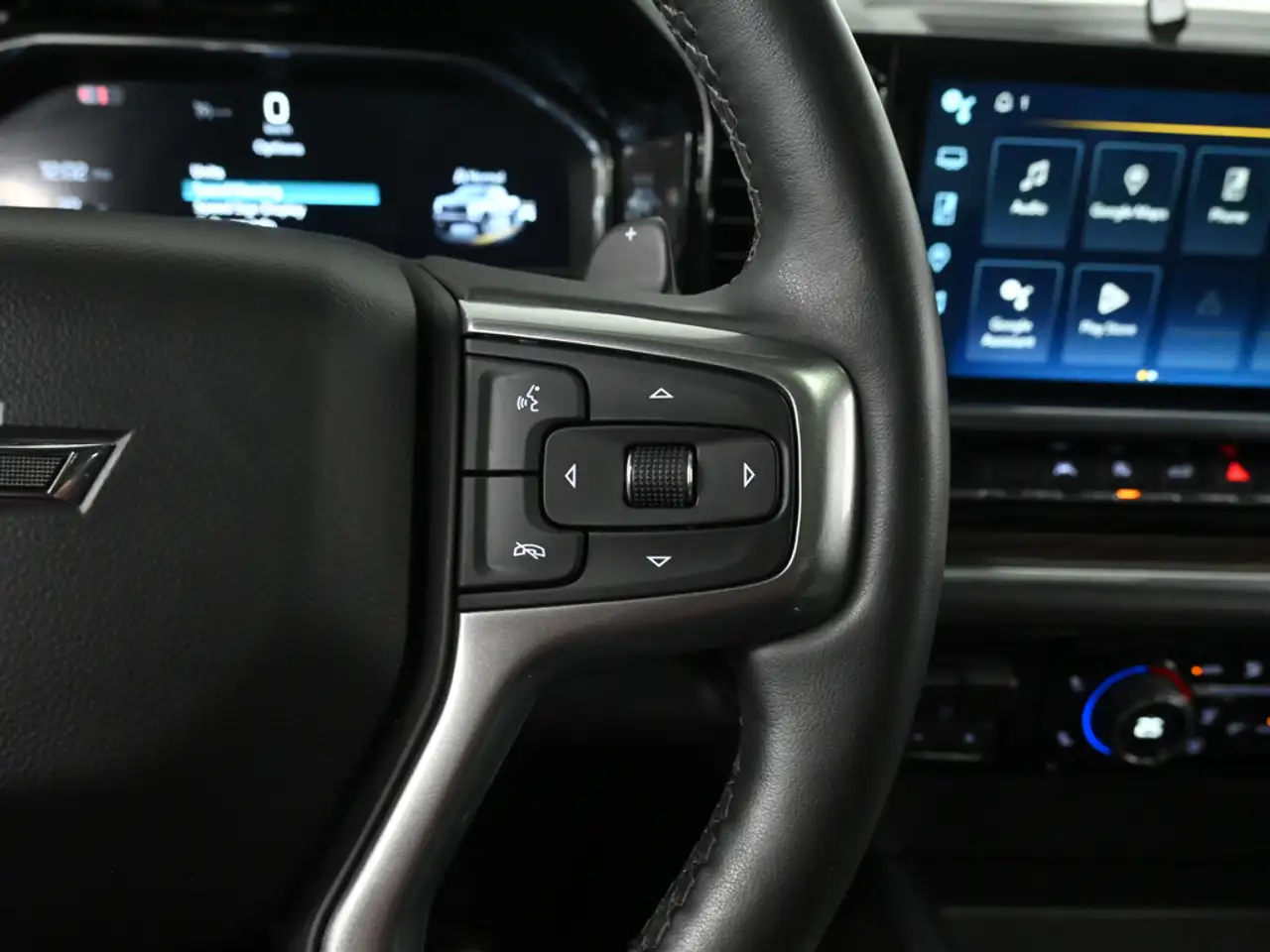 Chevrolet Silverado 1500 - Image 16