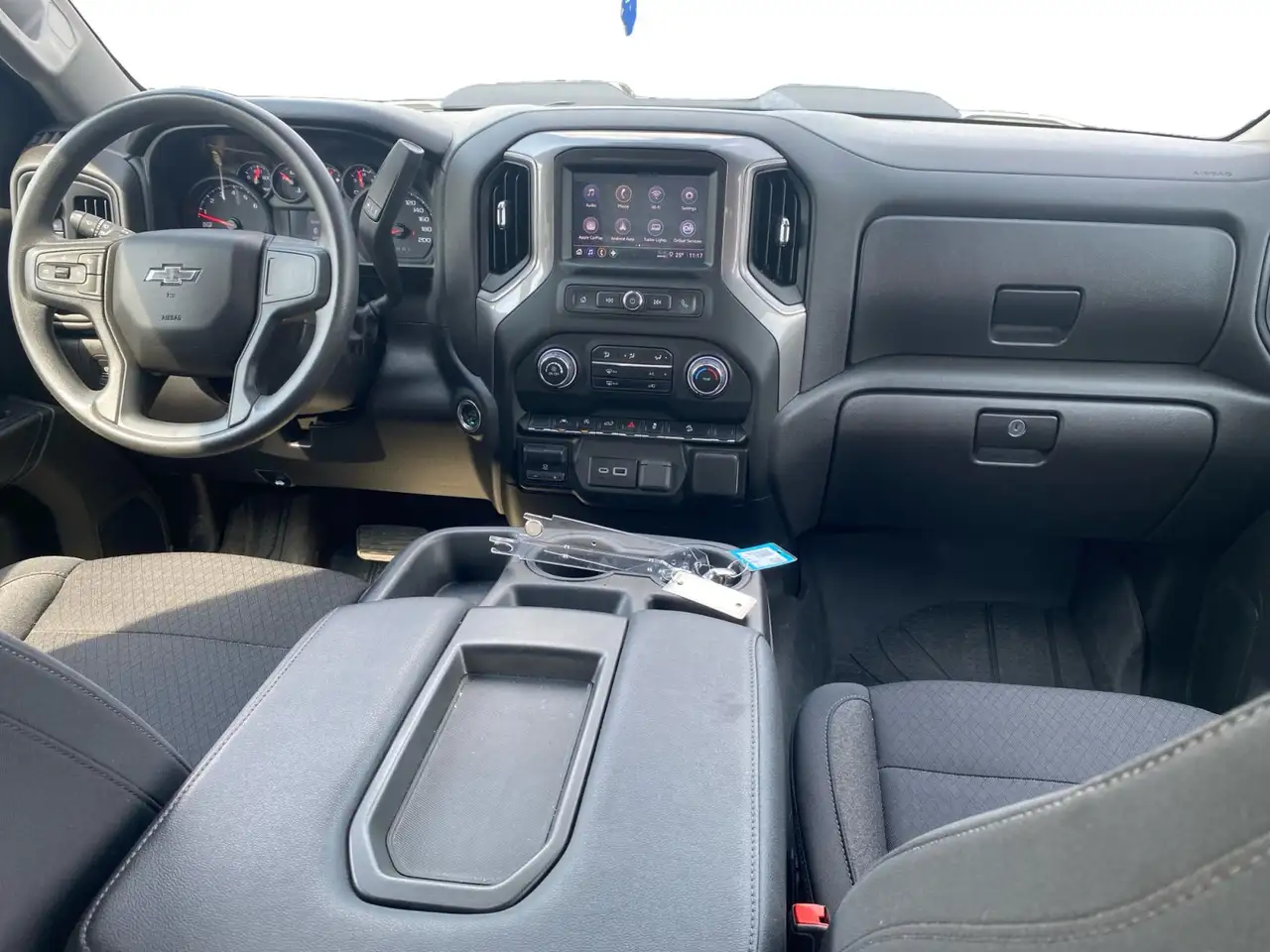 Chevrolet Silverado 1500 - Image 11