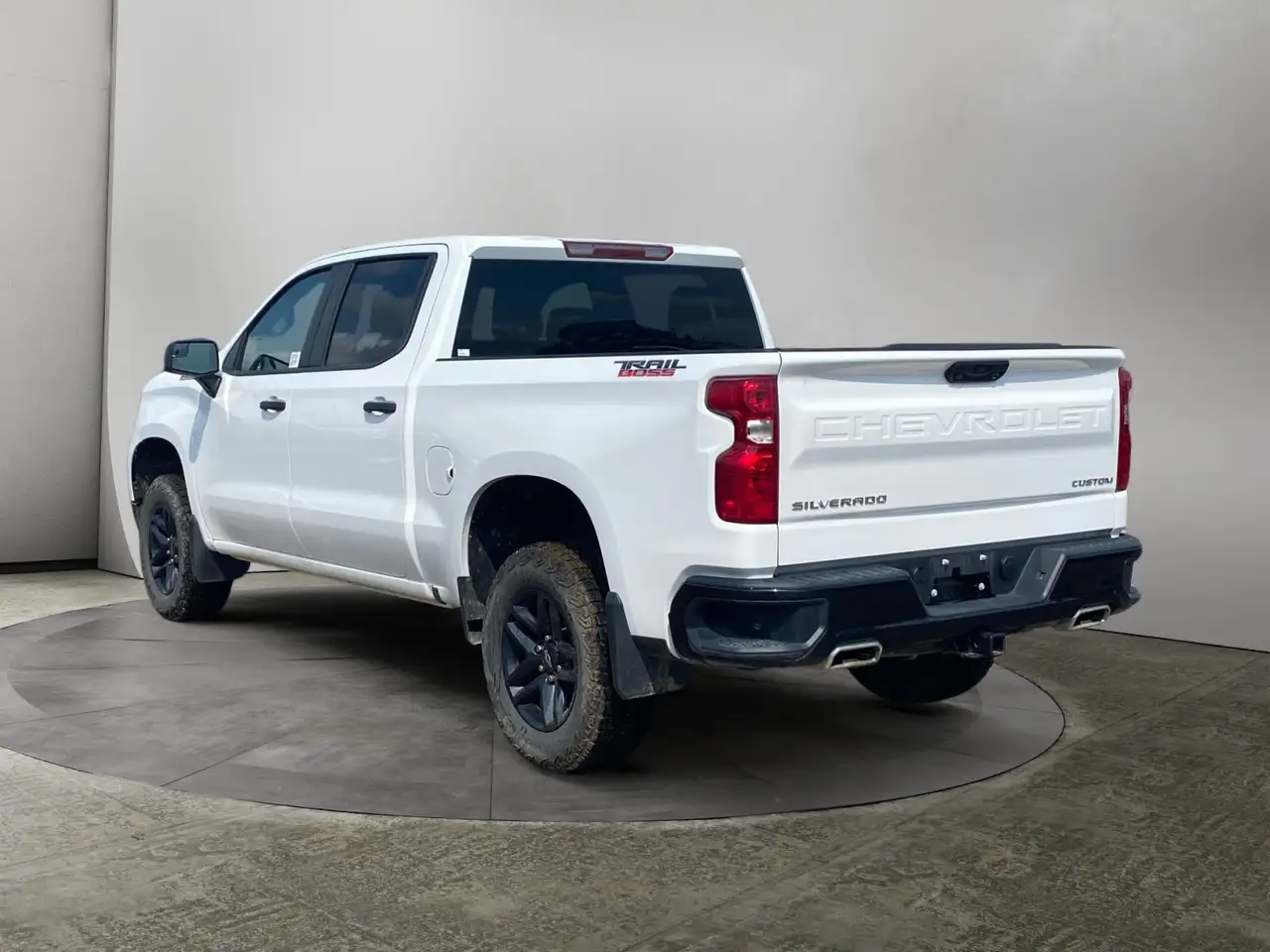 Chevrolet Silverado 1500 - Image 3