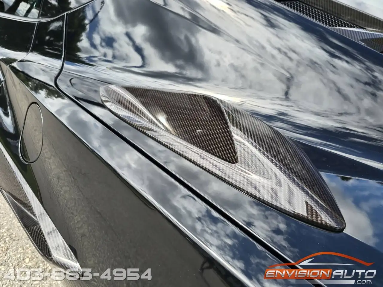 Chevrolet Corvette - Image 11