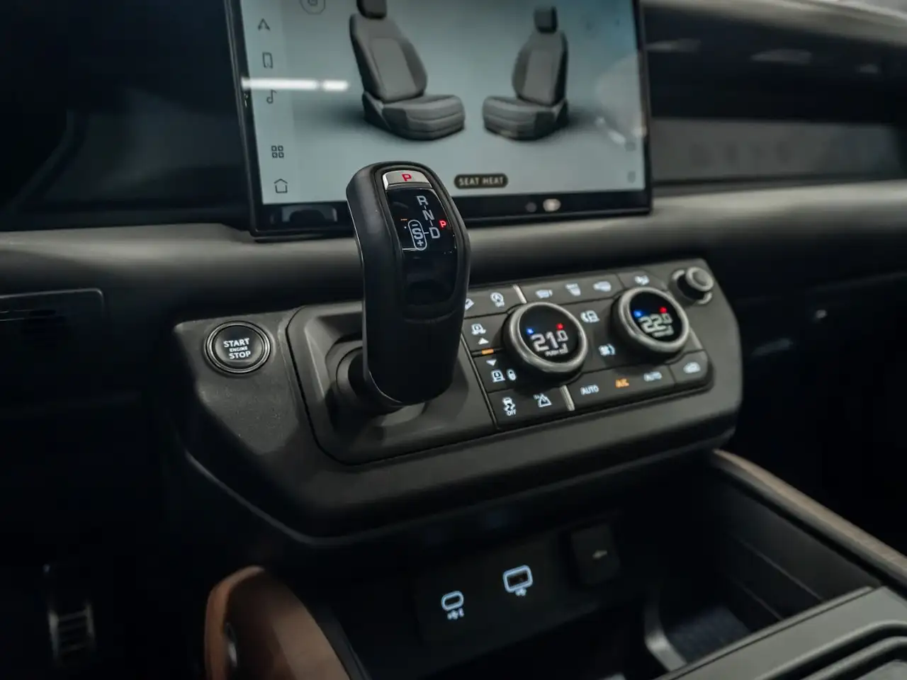 Land Rover Defender - Image 19