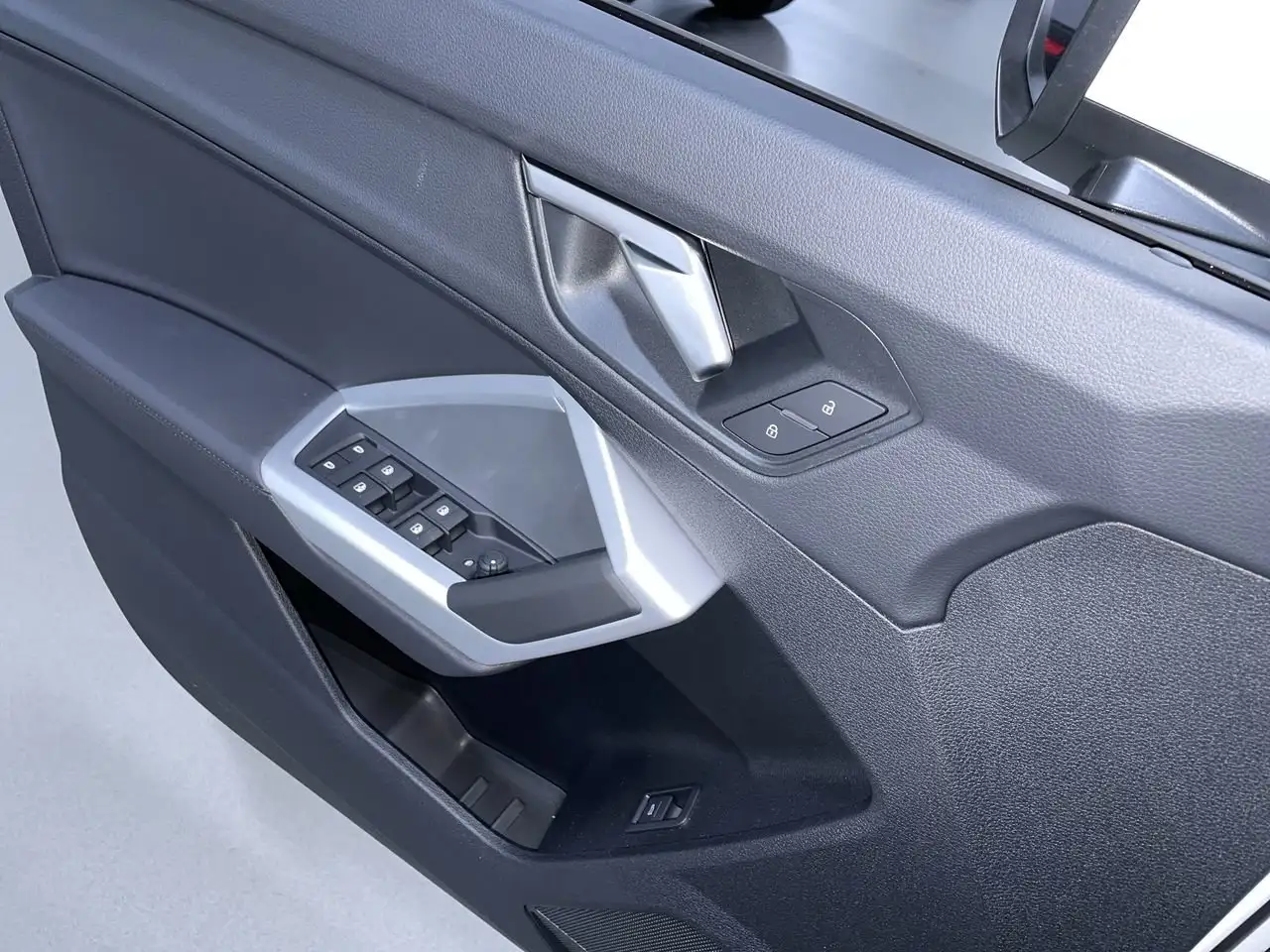 Audi Q3 - Image 21