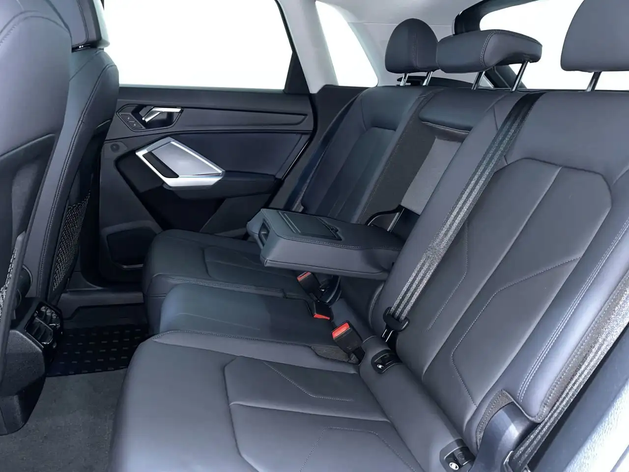 Audi Q3 - Image 30