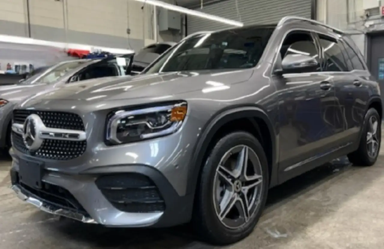 Mercedes-Benz GLB - Image 2