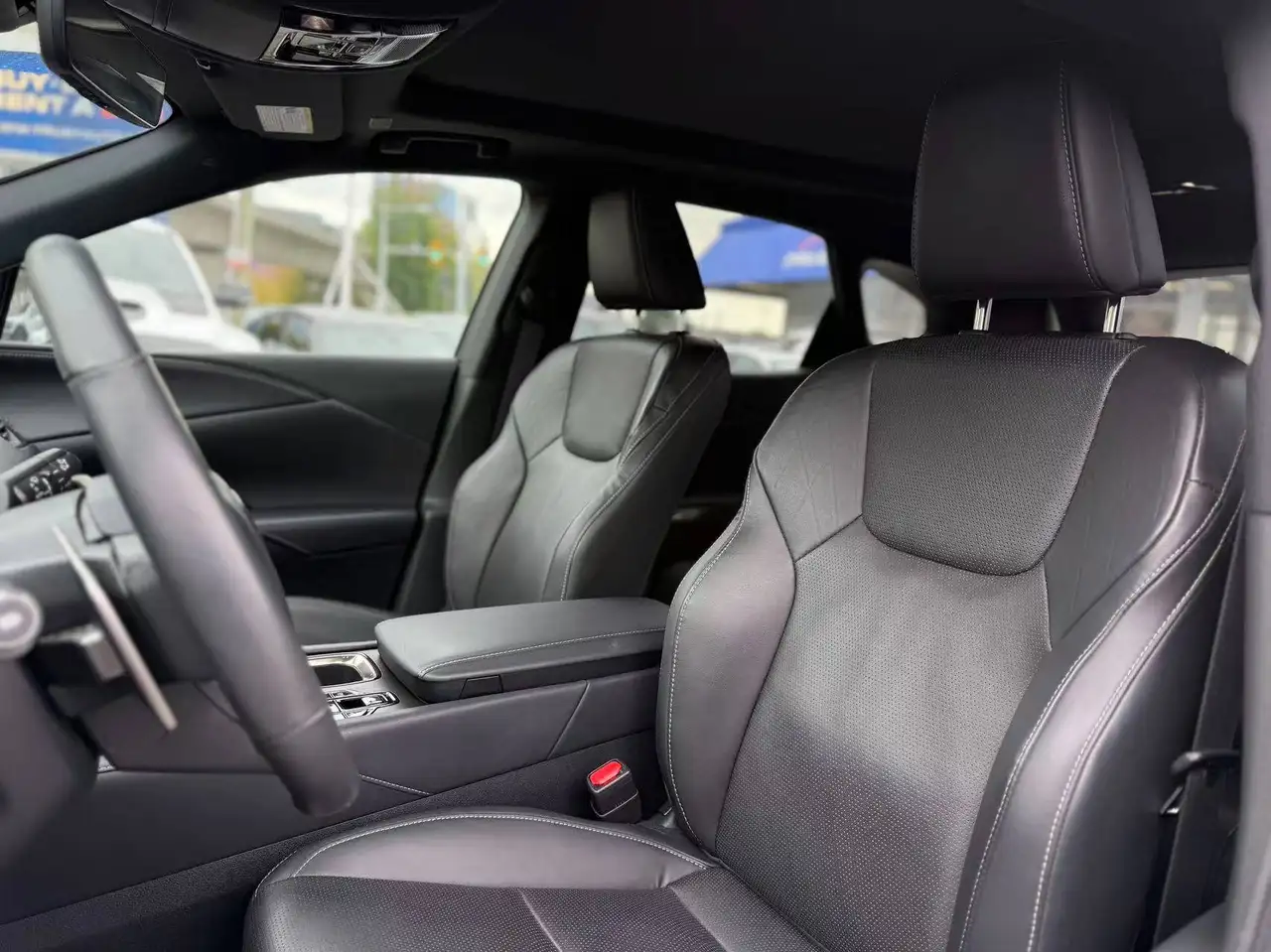 Lexus RX - Image 11