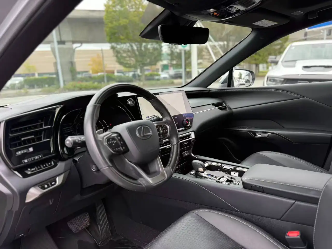 Lexus RX - Image 10