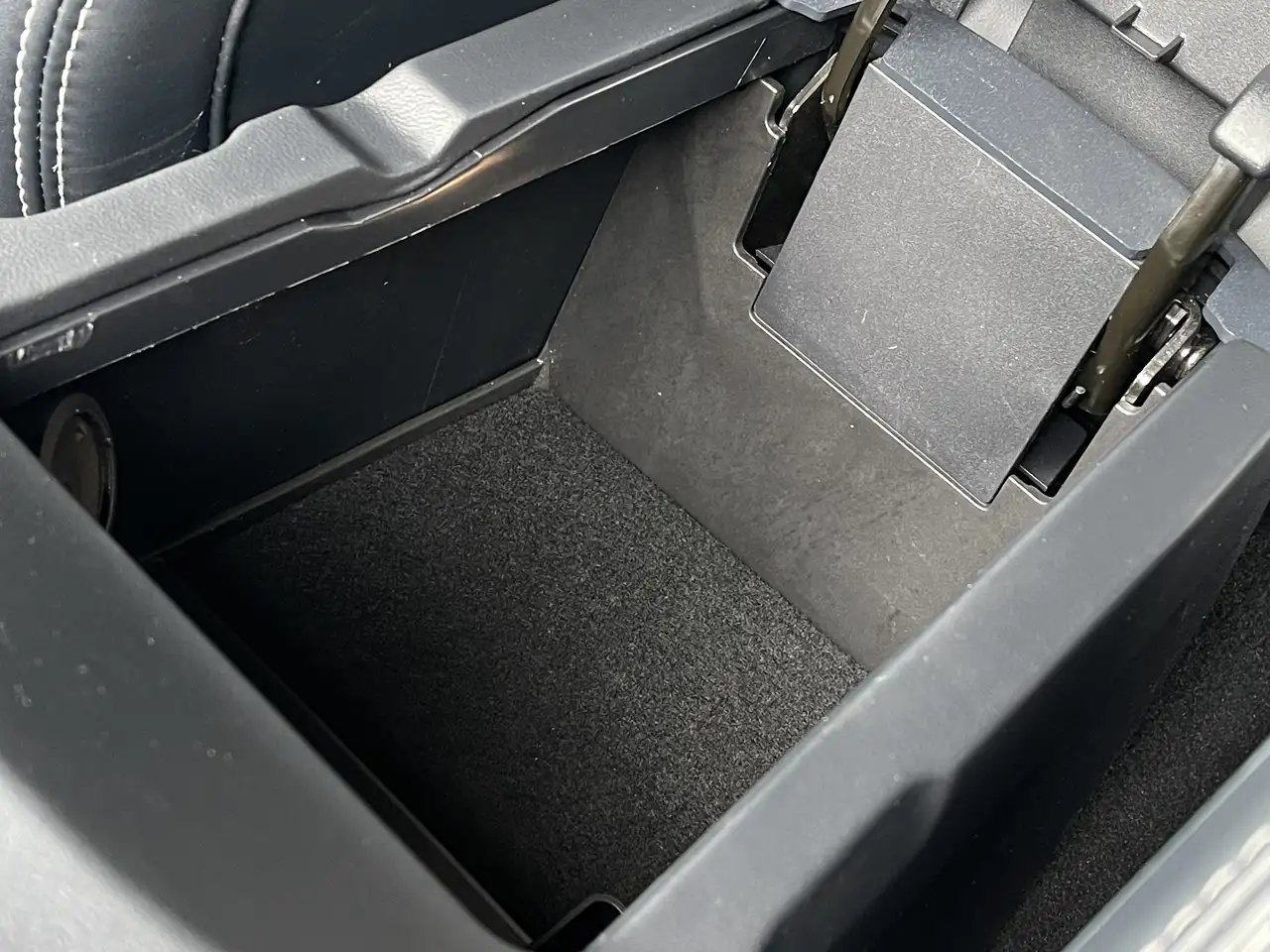 Ford Mustang - Image 23