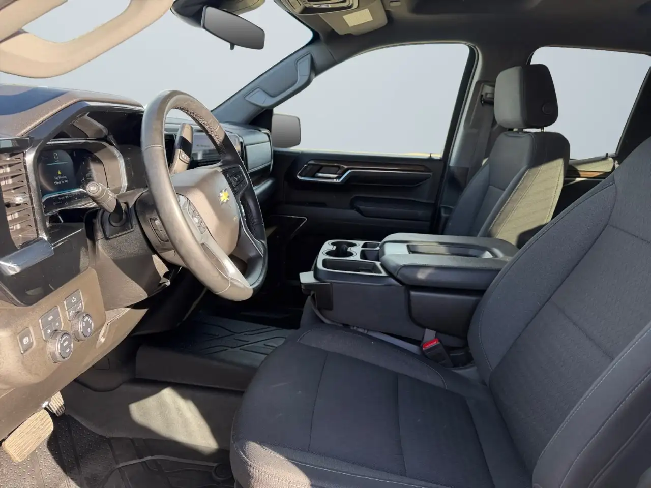 Chevrolet Silverado 1500 - Image 11