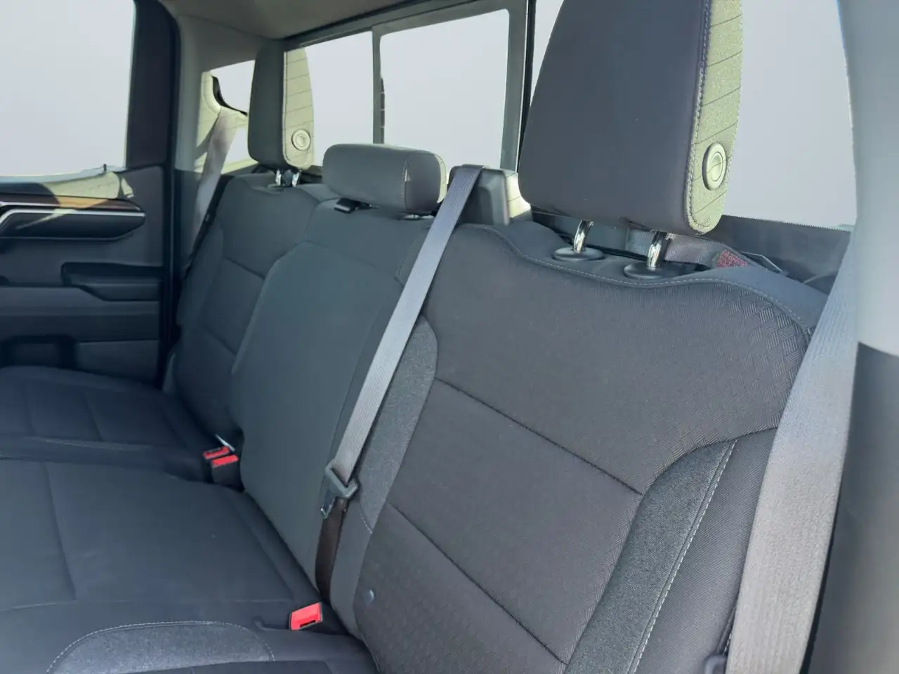 Chevrolet Silverado 1500 - Image 21