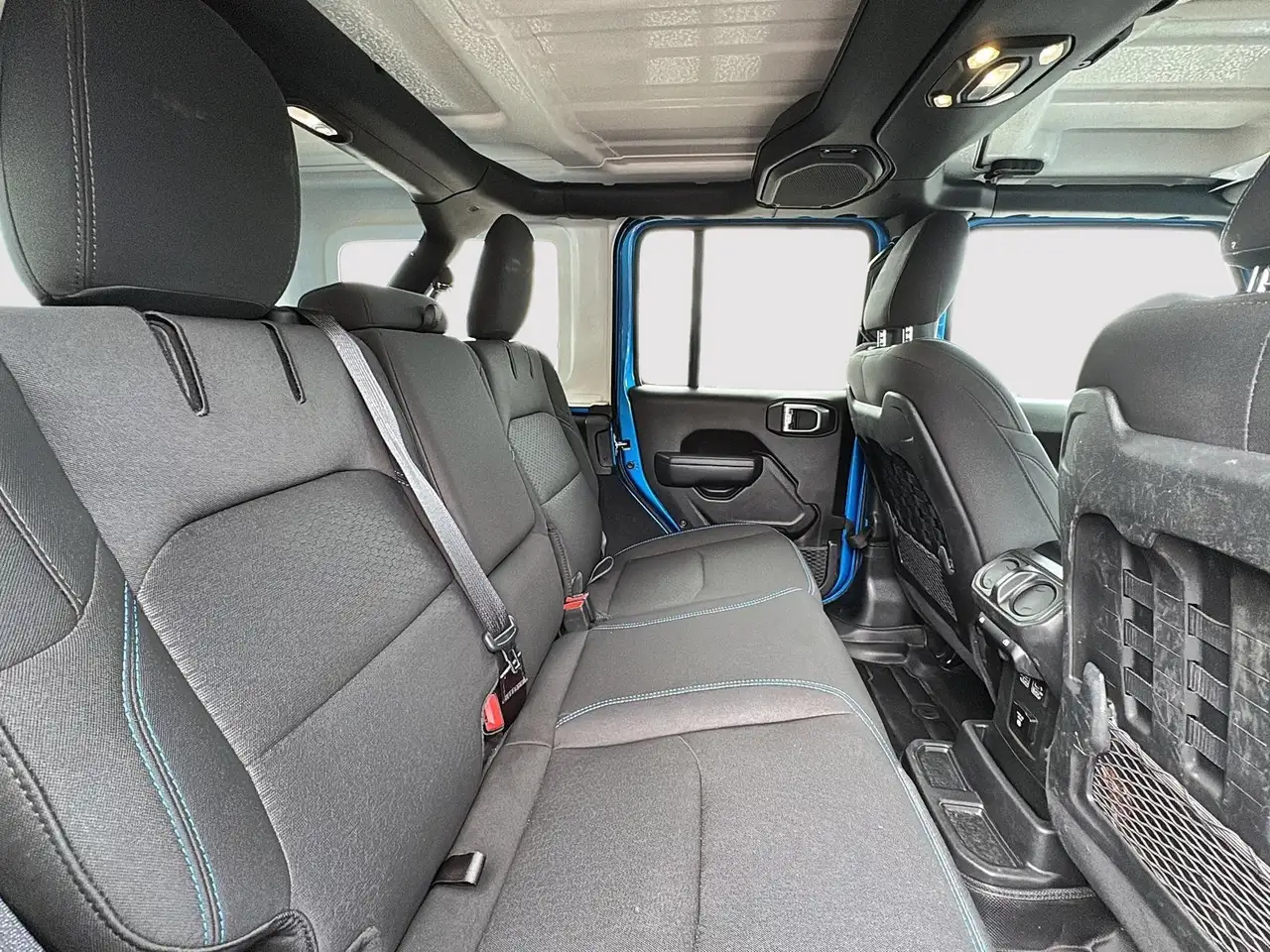 Jeep Wrangler - Image 17