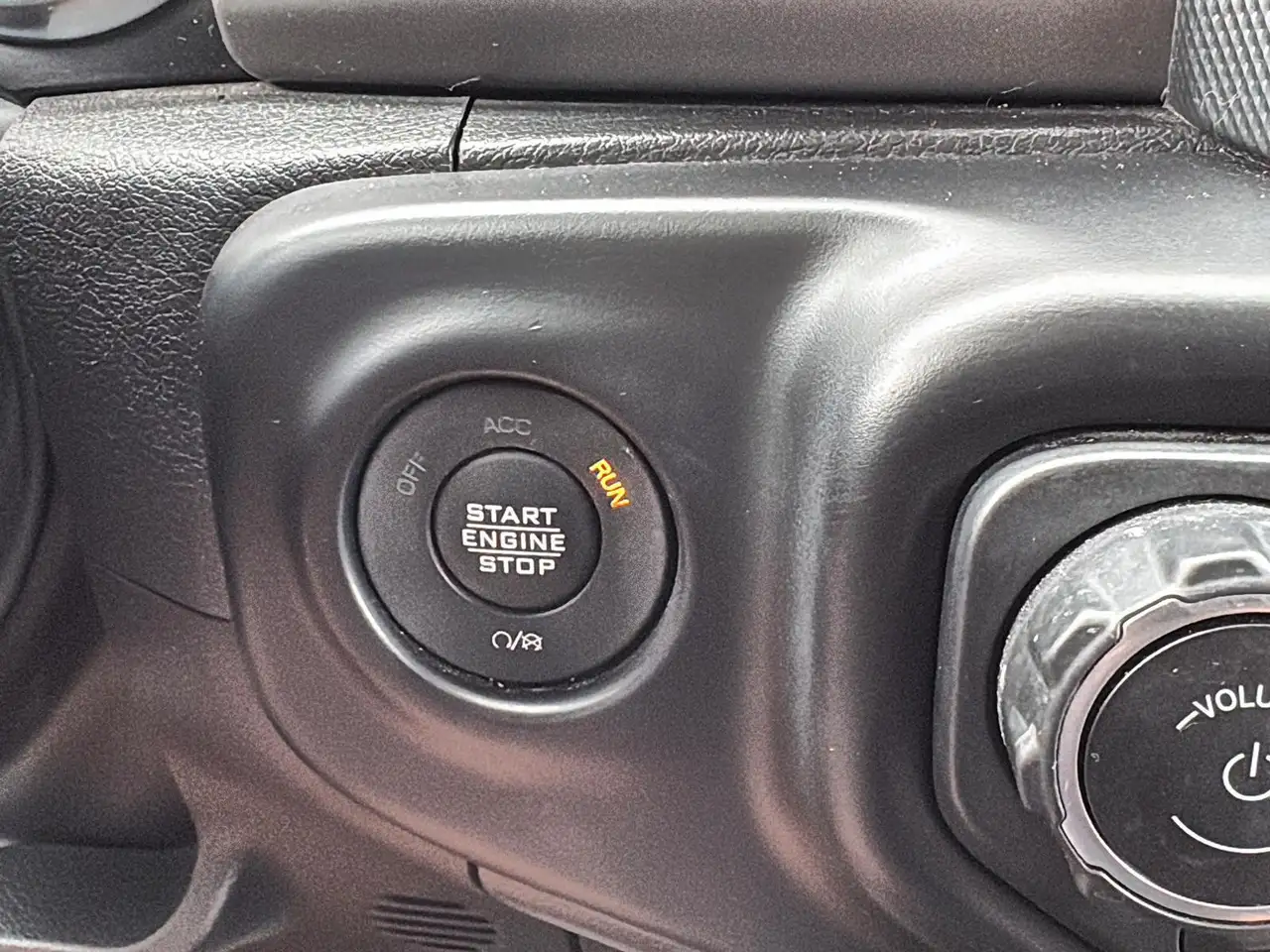 Jeep Wrangler - Image 29