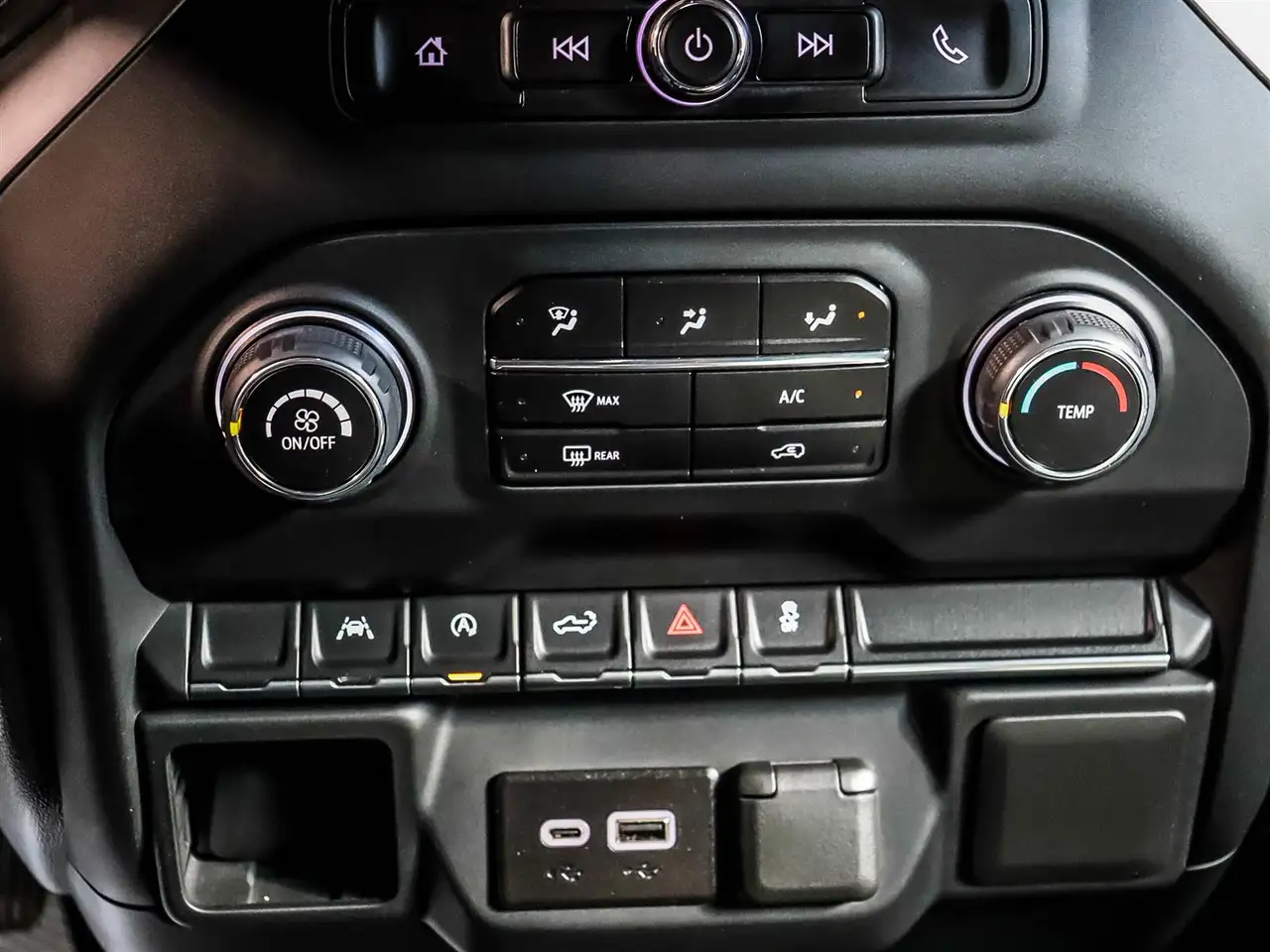 Chevrolet Silverado 1500 - Image 27